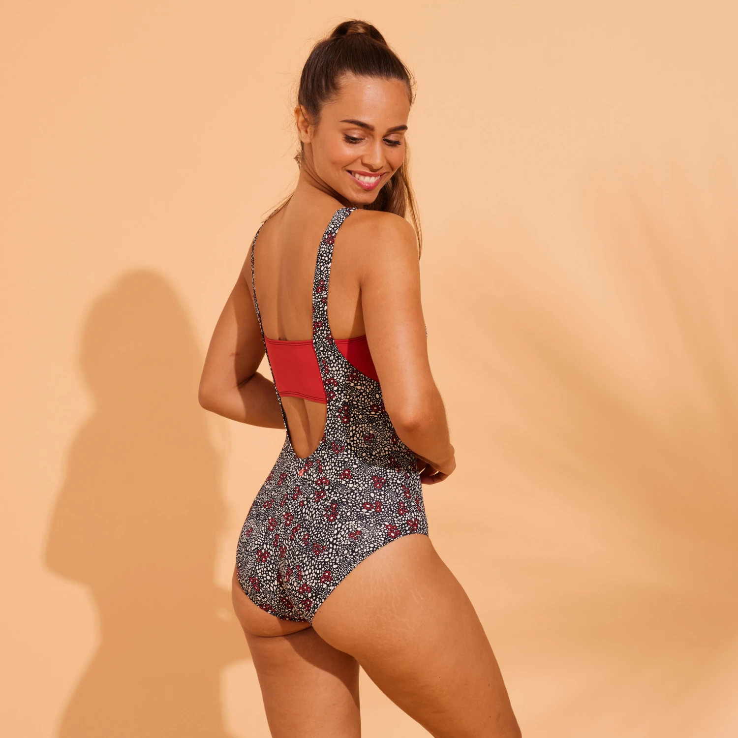 Women's One 8 Women's One - Image 6