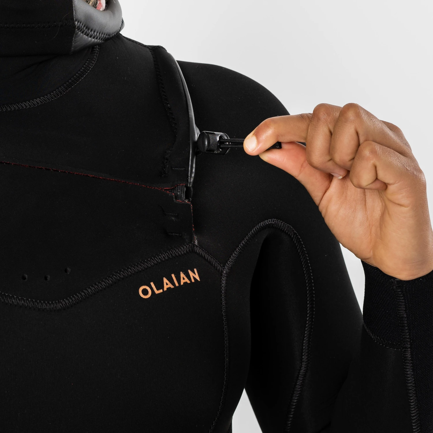 Women’s Surfing Neoprene Wetsuit 5/4mm With Integrated Hood And Chest Zip 8 Women’s Surfing Neoprene Wetsuit 5/4mm With Integrated Hood And Chest Zip - Image 6